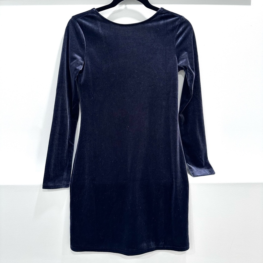 H&M Mama velvet dress